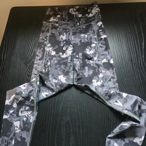 The North Face Gray Camo Leggings